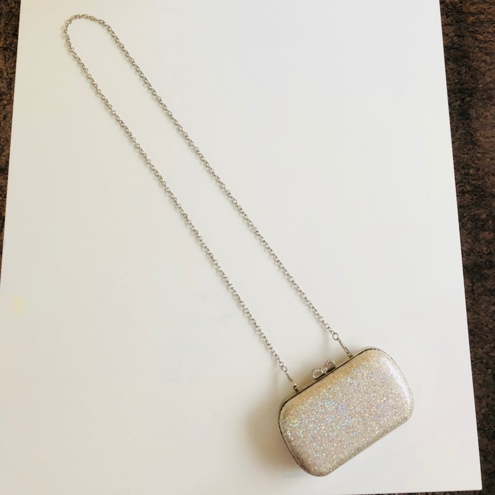 Metallic Sparkly Silver Purse 👛
